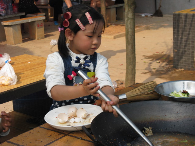 做饭要从娃娃抓起